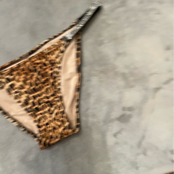 New! Victoria’s Secret Barbados shine strap bikini bottom 4641 - Picture 3 of 9